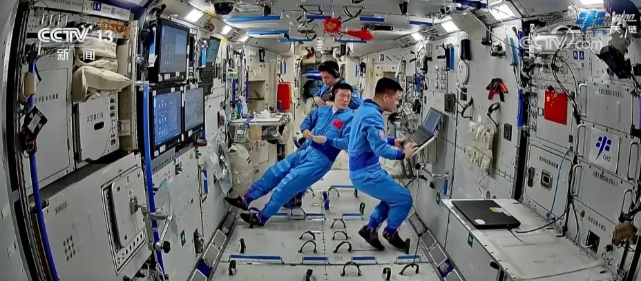 实验、试验、检查维护 “太空家园”里神舟十八号乘组忙碌又充实 实验、试验、检查维护 “太空家园”里神舟十八号乘组忙碌又充实