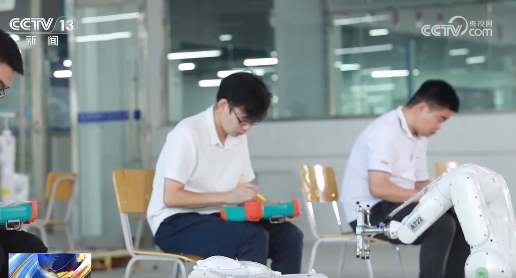 从企业大量招工的背后看订单火爆 制造业加速向“新”而动、逐“智”前行 从企业大量招工的背后看订单火爆 制造业加速向“新”而动、逐“智”前行