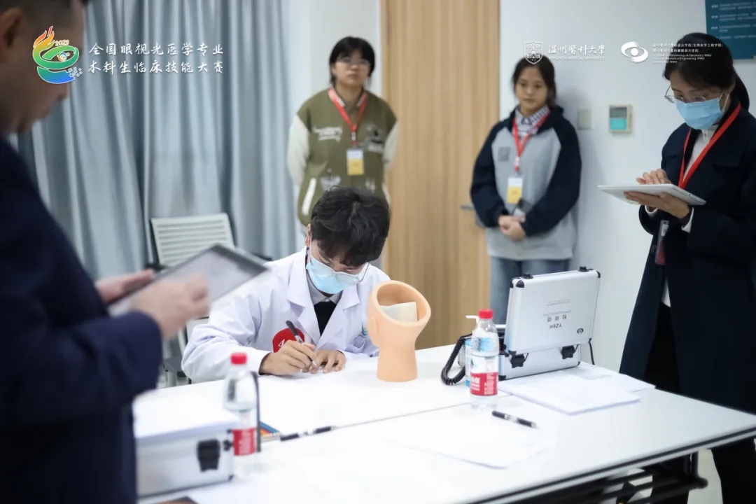 曾把“偶像”写进高考作文!本科生“追星”成功,还同台演讲…… 曾把“偶像”写进高考作文!本科生“追星”成功,还同台演讲……