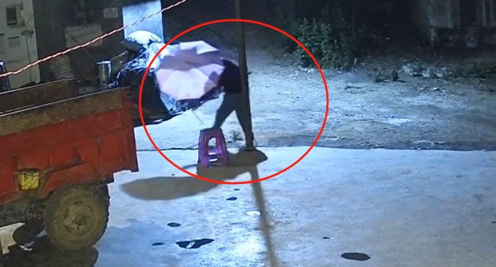 贵州多户人家酒席刚办完，礼金就不翼而飞！警方锁定神秘“紫雨伞”……