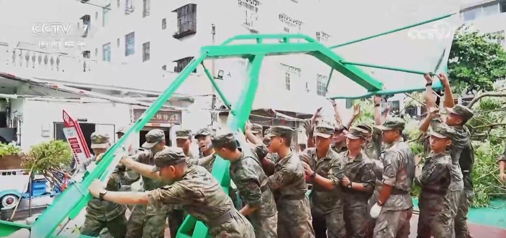 疏通道路、转移群众、灾后重建……抗击台风,人民子弟兵来了! 疏通道路、转移群众、灾后重建……抗击台风,人民子弟兵来了!