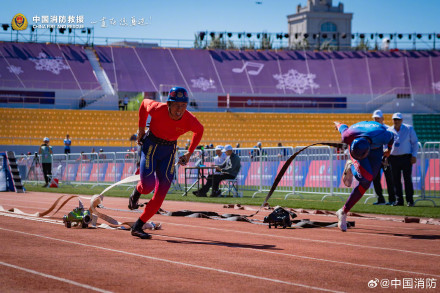 用镜头记录拼搏瞬间