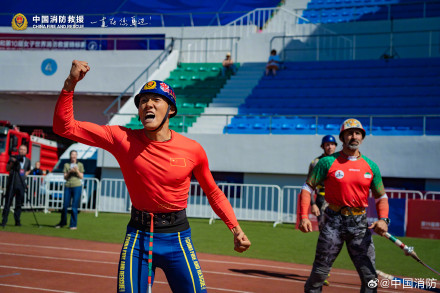 用镜头记录拼搏瞬间