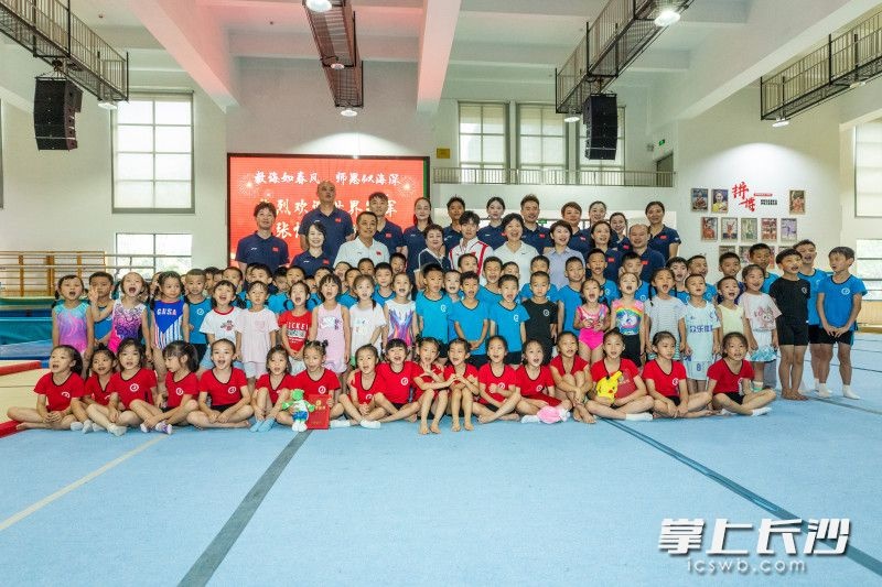 张博恒回母校当“老师”