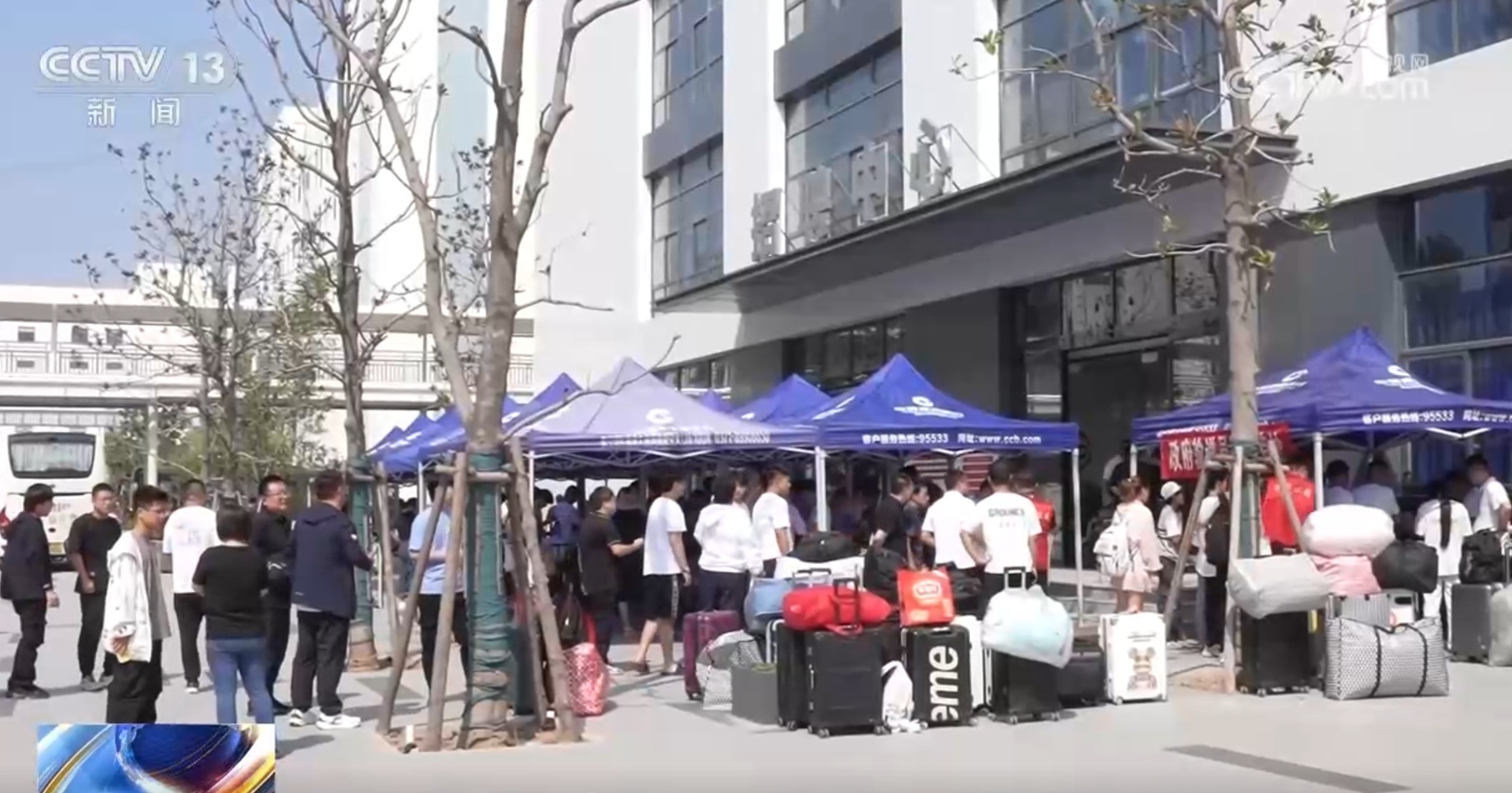 从企业大量招工的背后看订单火爆 制造业加速向“新”而动、逐“智”前行 从企业大量招工的背后看订单火爆 制造业加速向“新”而动、逐“智”前行