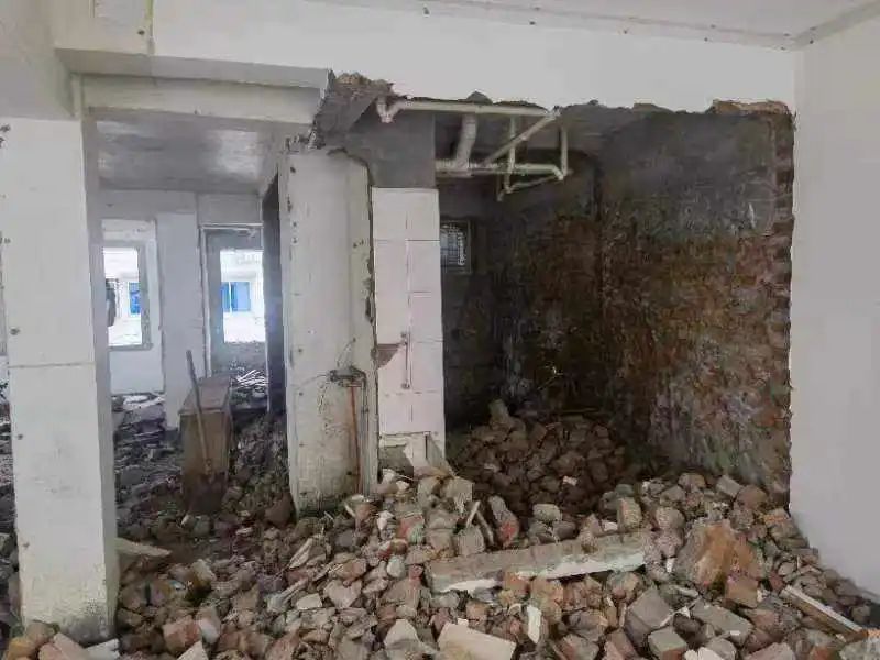 台州一小区业主心慌慌！因为邻居砸了“承重墙”？最新进展是...