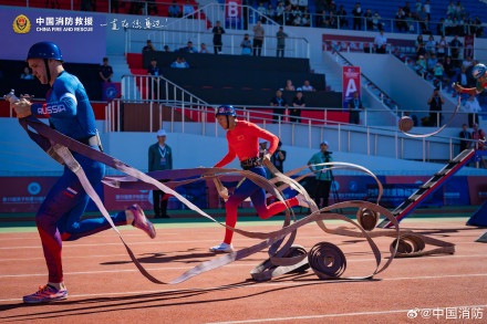 用镜头记录拼搏瞬间