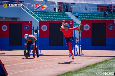 用镜头记录拼搏瞬间