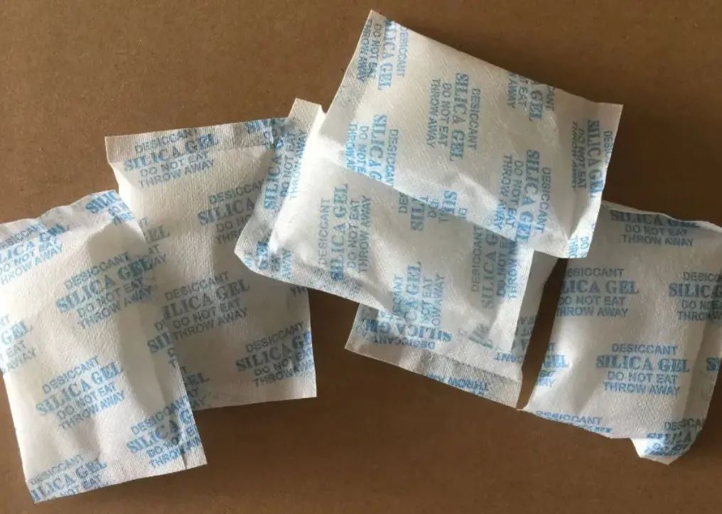零食袋中的干燥剂，原来这么有用！