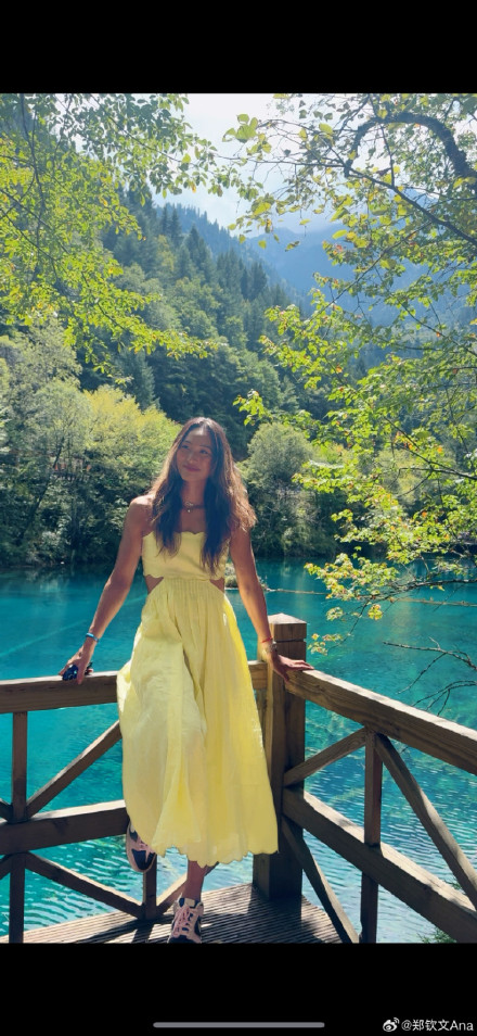 景美人更美!郑钦文晒和父母九寨沟游玩美照 景美人更美!郑钦文晒和父母九寨沟游玩美照