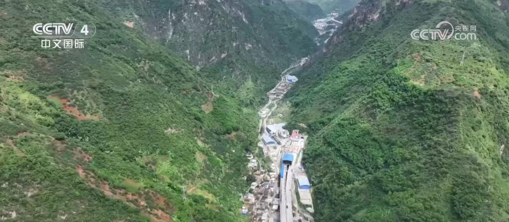 “蜀道难”变“蜀道畅” 交通建设破局大凉山之困