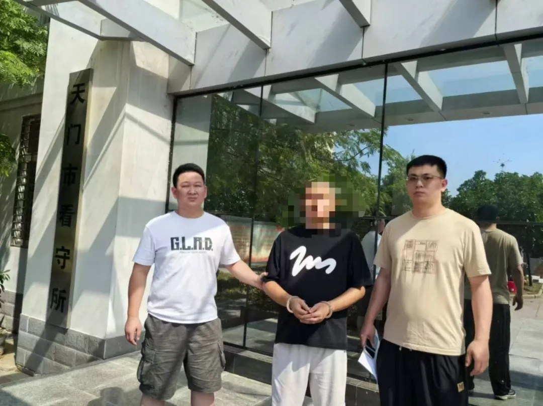 小伙面试"KTV男公关"成功，没想到...