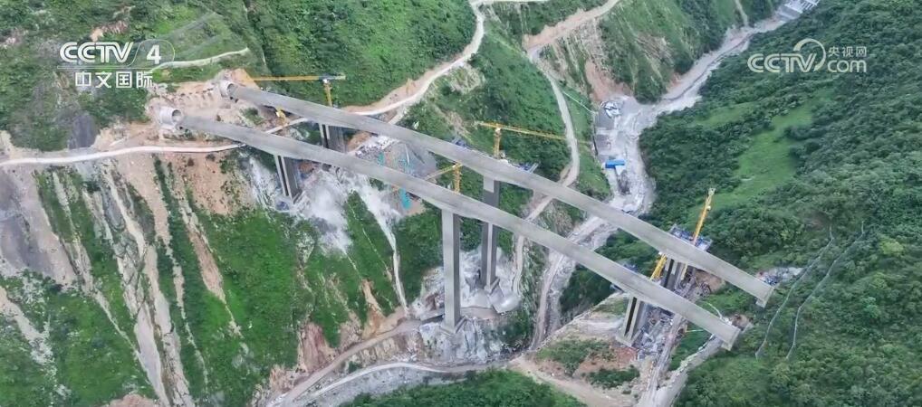 “蜀道难”变“蜀道畅” 交通建设破局大凉山之困