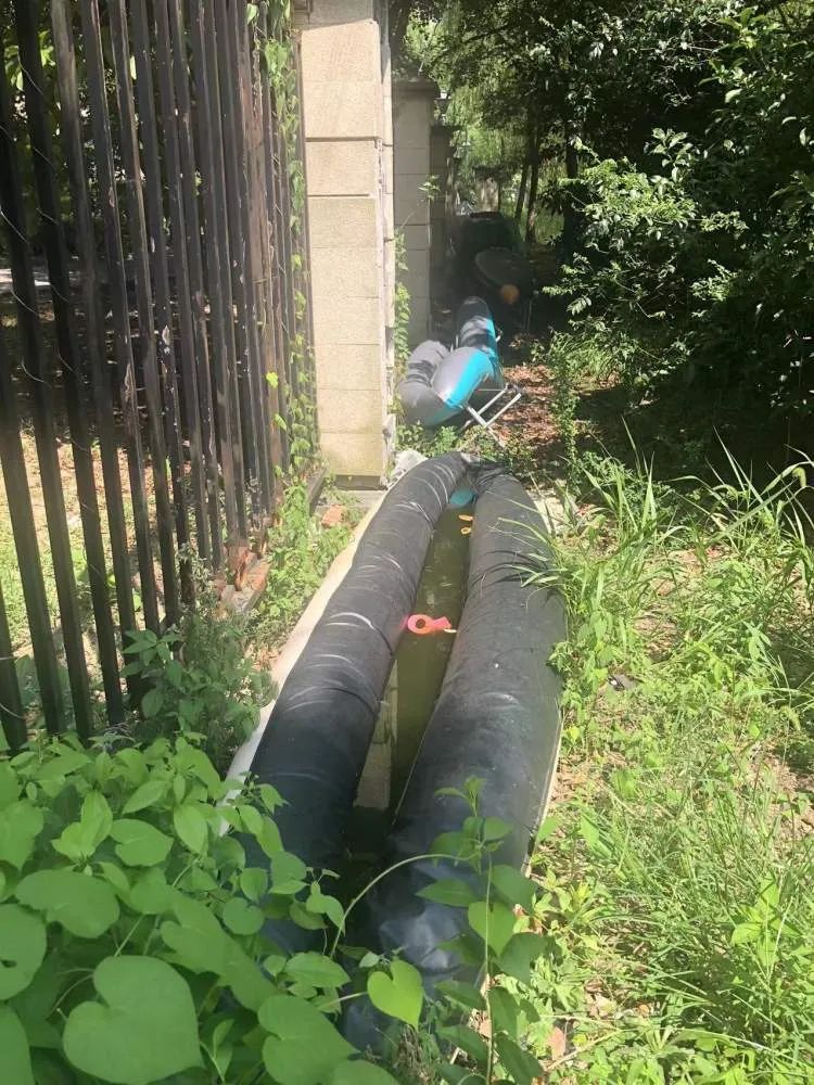 你们停车难?这里停船难!居民在上海这个小区河道“野划”玩嗨 你们停车难?这里停船难!居民在上海这个小区河道“野划”玩嗨