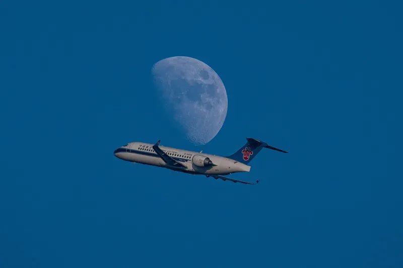 中秋上天“览”月,约吗?附选座攻略→ 中秋上天“览”月,约吗?附选座攻略→