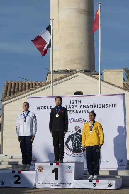 了不起！这名00后女军士立了一等功