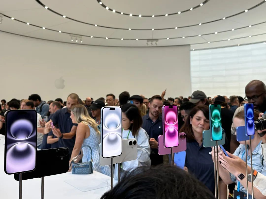 iPhone 16凌晨发布，配色好丑冲上热搜，网友吐槽“挤牙膏”