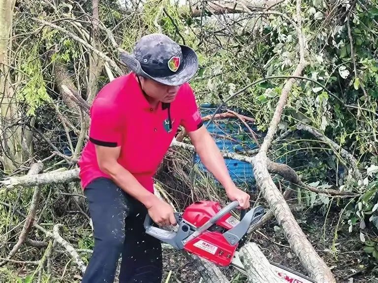 三亚组织力量紧急驰援海口、文昌等受灾地区