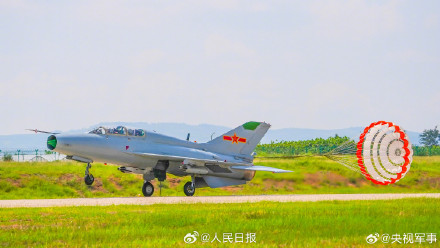 直击!空军实战化飞行训练高燃现场 直击!空军实战化飞行训练高燃现场