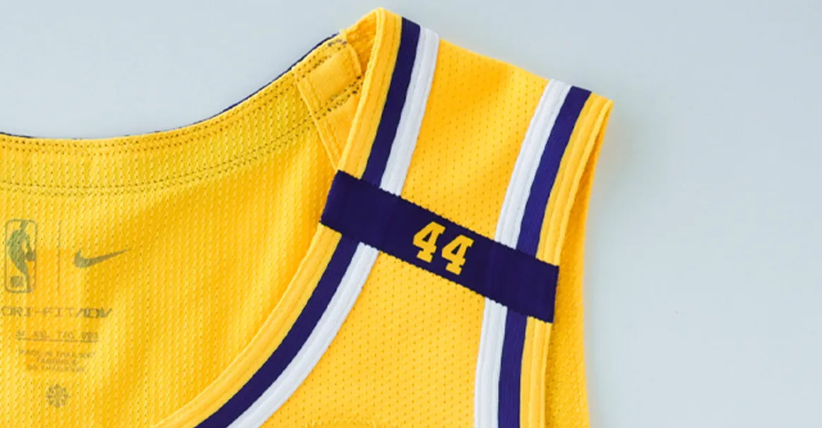 湖人新赛季球衣肩带将印44号 以纪念杰里-韦斯特