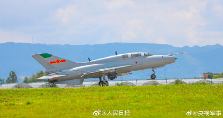 直击!空军实战化飞行训练高燃现场 直击!空军实战化飞行训练高燃现场