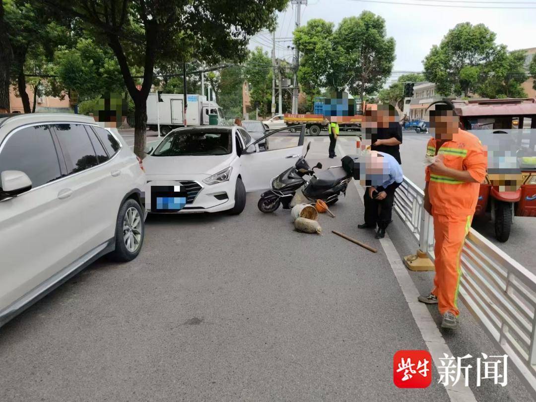 又是全责！司机突然开车门下车，“开门杀” 酿成事故