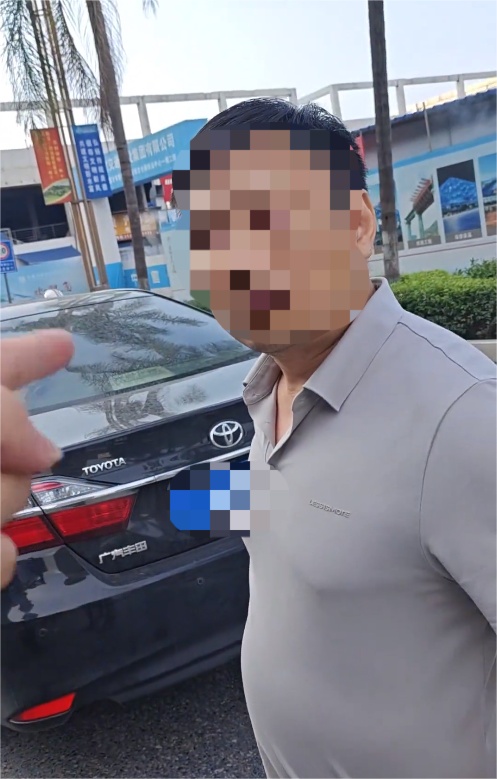 云南水富一男子开车逆行,下车后要给交警队长打电话?当地回应 云南水富一男子开车逆行,下车后要给交警队长打电话?当地回应