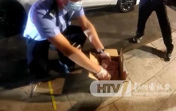 杭州司机接到一跨市大单，包裹里竟装了14.5万元现金！细心的他报警了……