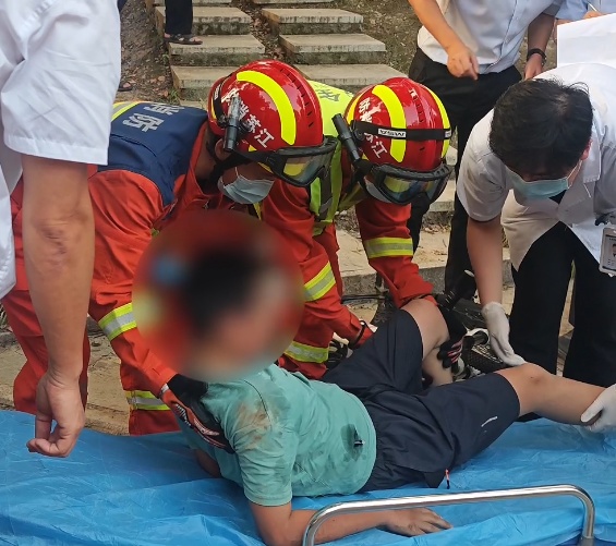 车把手插入男孩腹部!利器贯穿伤急救“5要点”要记牢 车把手插入男孩腹部!利器贯穿伤急救“5要点”要记牢