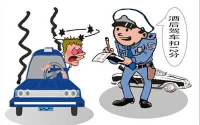 醉驾遇查弃车而逃，“百米赛跑”输给交警！