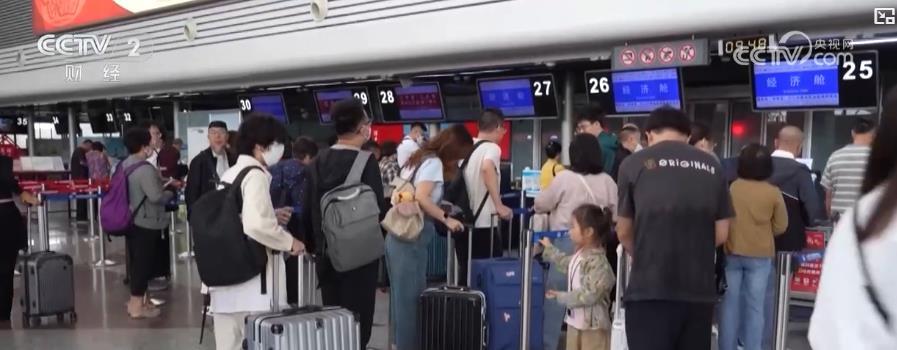 中秋佳节乘机“追月” 多家航空公司推出赏月航班 中秋佳节乘机“追月” 多家航空公司推出赏月航班