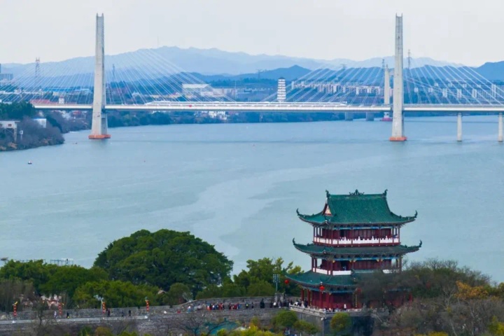 拉风又出片!这些打卡点能拍到绝美高铁风光 拉风又出片!这些打卡点能拍到绝美高铁风光