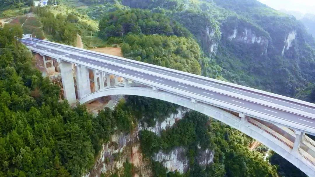 2小时→45分钟!贵州这条高速公路今天通车 2小时→45分钟!贵州这条高速公路今天通车