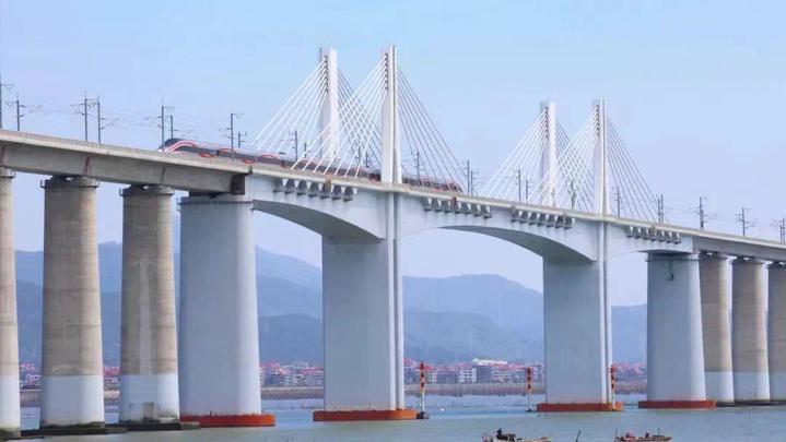 拉风又出片!这些打卡点能拍到绝美高铁风光 拉风又出片!这些打卡点能拍到绝美高铁风光