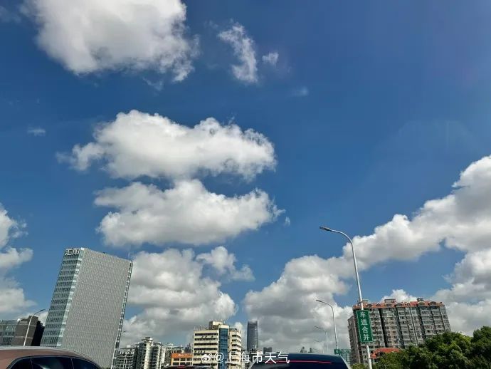 上海市民注意：台风路径调整，做好准备！“贝碧嘉”即将登陆，中秋假期将掀起强风雨