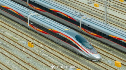 载客量更大，乘坐体验更舒适！成都局复兴号动车组上新