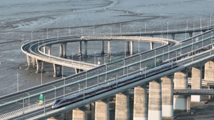 拉风又出片!这些打卡点能拍到绝美高铁风光 拉风又出片!这些打卡点能拍到绝美高铁风光