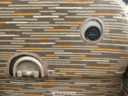 梅龙高铁车厢细节太暖心 梅龙高铁车厢细节太暖心