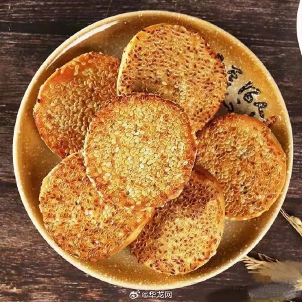 榨菜月饼、螺蛳粉月饼、“黑神话”月饼……今年月饼太有趣了 谁是你的“天命之选”？