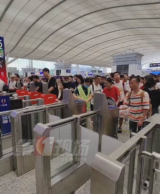 车票已开售!到梅州立减1小时!梅龙高铁开通运营,记者打卡→ 车票已开售!到梅州立减1小时!梅龙高铁开通运营,记者打卡→