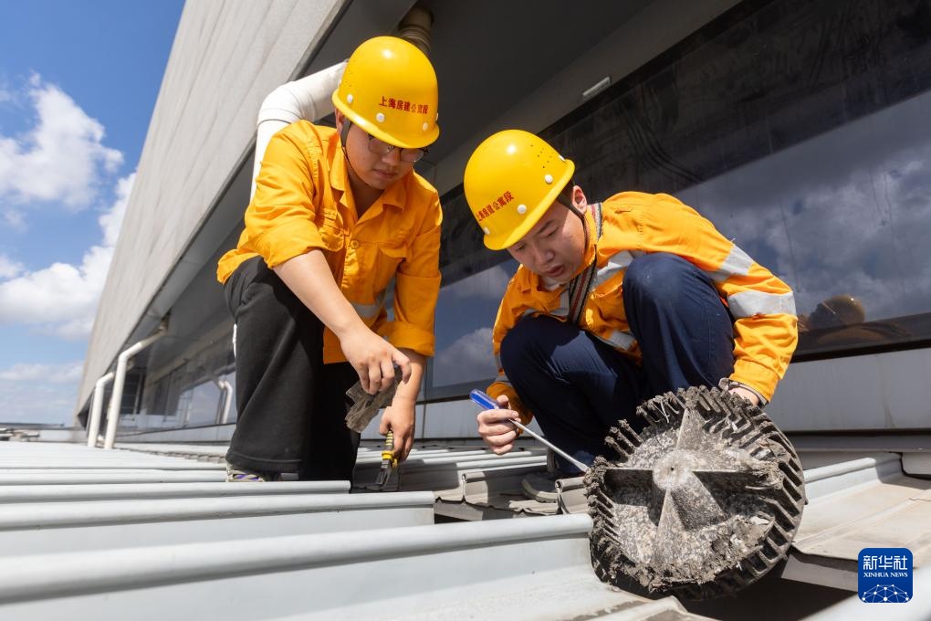 上海虹桥站:巡检保安全 上海虹桥站:巡检保安全