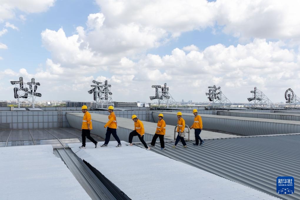 上海虹桥站:巡检保安全 上海虹桥站:巡检保安全