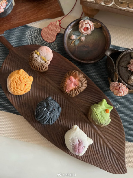 榨菜月饼、螺蛳粉月饼、“黑神话”月饼……今年月饼太有趣了 谁是你的“天命之选”？