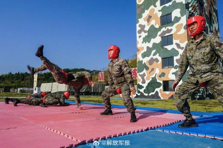 酷！搏击教育员集训现场火力“拳”开