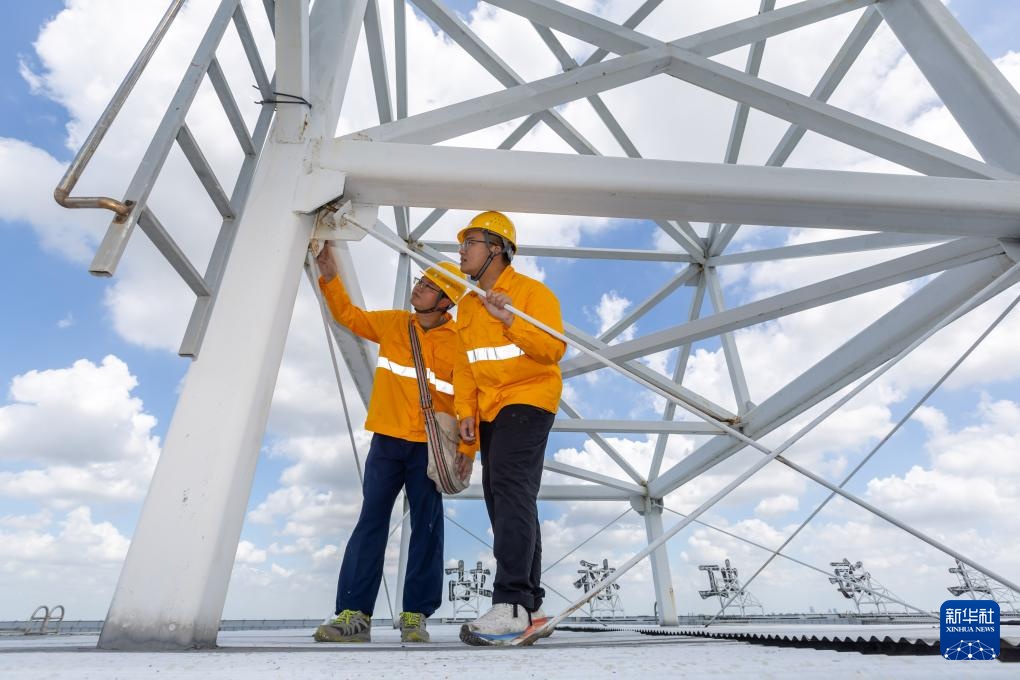 上海虹桥站:巡检保安全 上海虹桥站:巡检保安全