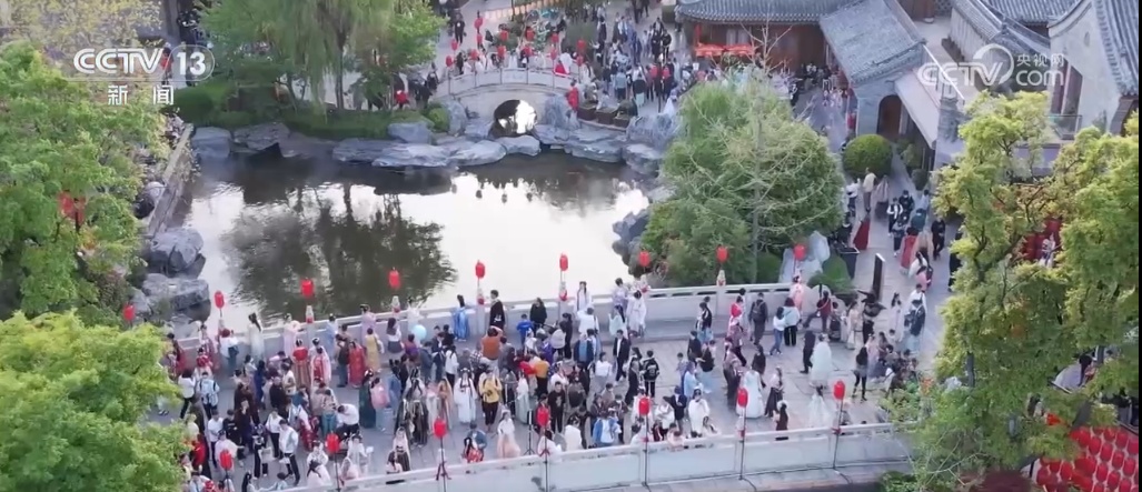 政策“组合拳”发力显效 消费市场销售规模继续扩张 政策“组合拳”发力显效 消费市场销售规模继续扩张