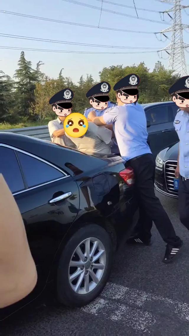 男子寿光街头被捕，竟大喊“救命”…
