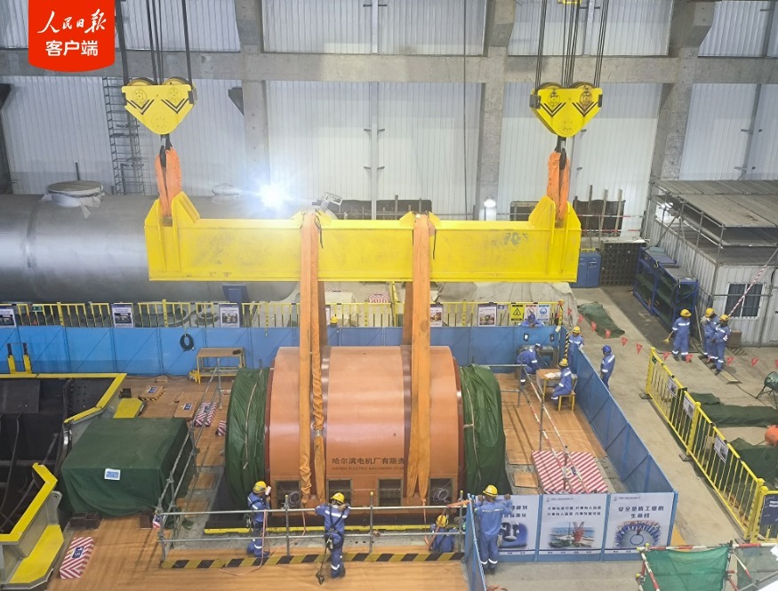 全球首堆!“玲龙一号”吊装就位 全球首堆!“玲龙一号”吊装就位