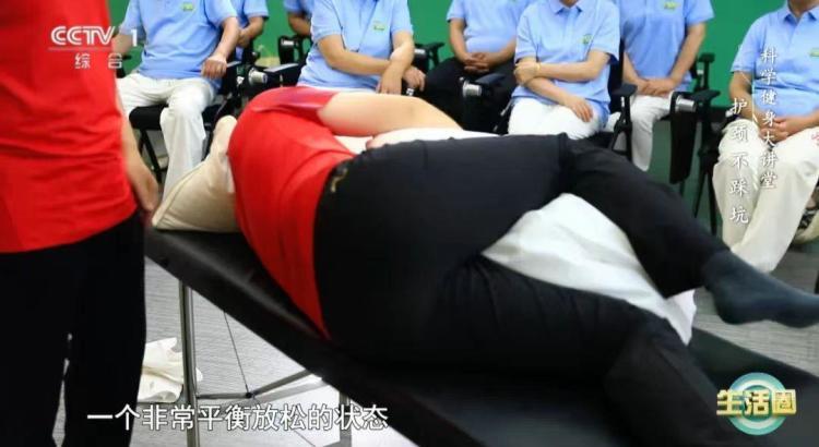 好睡姿堪比长寿养生操 这种睡姿可能正在伤害你的脊柱 好睡姿堪比长寿养生操 这种睡姿可能正在伤害你的脊柱