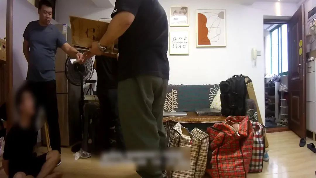 重庆警方出动,12人落网,涉案资金超2000万元 重庆警方出动,12人落网,涉案资金超2000万元